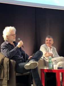 VICENÇ BATALLA | Santiago Amigorena, durante el encuentro en Bron sobre la memoria y el olvido con el escritor aragonés Manuel Vilas